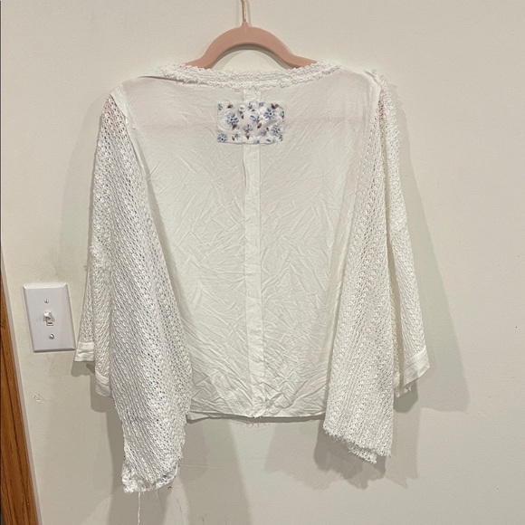 POL Cream and Blue Floral Blouse - Picture 2 of 2